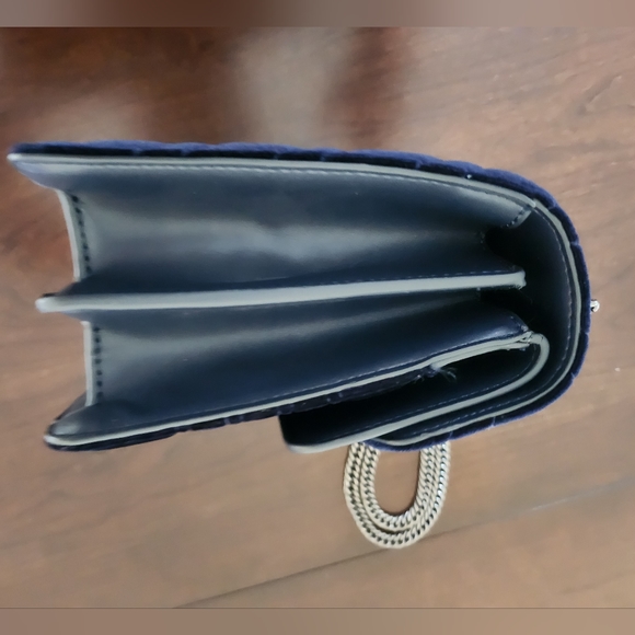 Beautiful Handbag - Picture 5 of 9